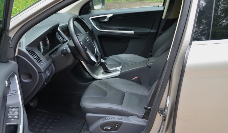 Tikko ievests. Volvo XC 60 Summum 2.4 D5 (158kw-215z/s) Dīzelis Awd (4×4) Pilnpiedziņa ar automātisko ātrumkārbu. full