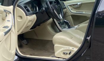 DRĪZUMĀ- Volvo. V60 Plug-In Hybrid Summum. 2.4D6 (162kw -220z/s diesel + 50Kw-68z/s Electro= 288z/s) Awd pilnpiedziņa. full