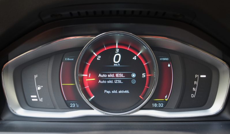 Tikko ievests. 2014. Gada modelis. Volvo. V60 Plug-In Hybrid Summum. 2.4D6 (158kw -215z/s diesel + 50Kw-68z/s Electro= 283z/s) Awd pilnpiedziņa. full