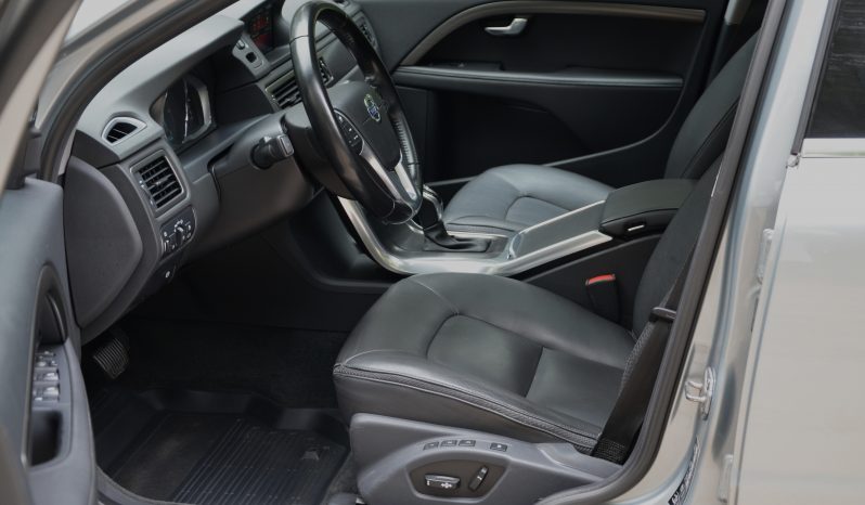 Tikko ievests. Volvo XC 70 Summum 2.4 Dīzelis 4×4 Awd . Ar automātisko ātrumkārbu. full