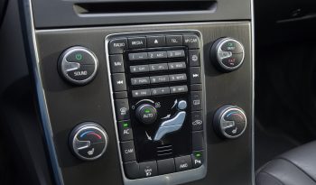 Tikko ievests. 2014. Gada modelis. Volvo. V60 Plug-In Hybrid Summum. 2.4D6 (158kw -215z/s diesel + 50Kw-68z/s Electro= 283z/s) Awd pilnpiedziņa. full