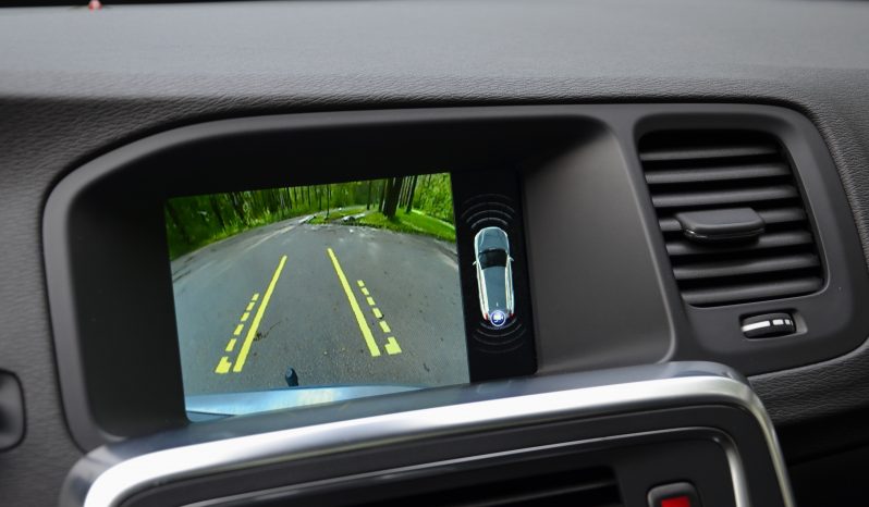 Tikko ievests. 2014. Gada modelis. Volvo. V60 Plug-In Hybrid Summum. 2.4D6 (158kw -215z/s diesel + 50Kw-68z/s Electro= 283z/s) Awd pilnpiedziņa. full