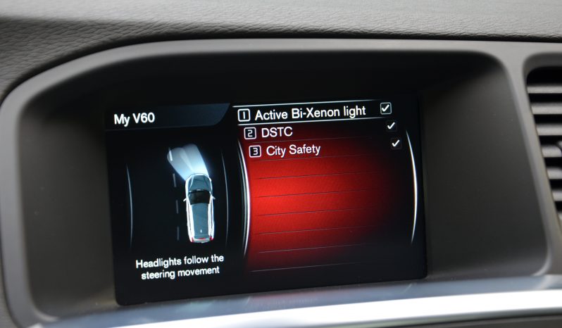 Tikko ievests. 2014. Gada modelis. Volvo. V60 Plug-In Hybrid Summum. 2.4D6 (158kw -215z/s diesel + 50Kw-68z/s Electro= 283z/s) Awd pilnpiedziņa. full