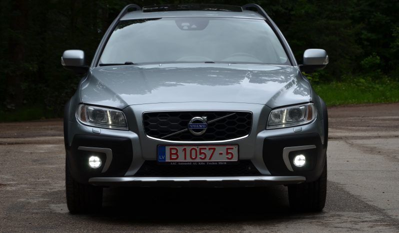 Tikko ievests. Volvo XC 70 Summum 2.4 Dīzelis 4×4 Awd . Ar automātisko ātrumkārbu. full