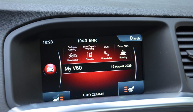 Tikko ievests. 2014. Gada modelis. Volvo. V60 Plug-In Hybrid Summum. 2.4D6 (158kw -215z/s diesel + 50Kw-68z/s Electro= 283z/s) Awd pilnpiedziņa. full
