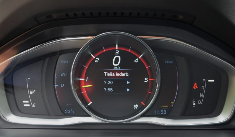 Tikko ievests. Volvo XC 70 Summum 2.4 Dīzelis 4×4 Awd . Ar automātisko ātrumkārbu. full