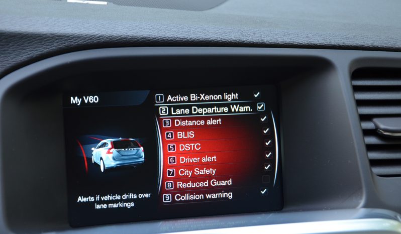 Tikko ievests. 2014. Gada modelis. Volvo. V60 Plug-In Hybrid Summum. 2.4D6 (158kw -215z/s diesel + 50Kw-68z/s Electro= 283z/s) Awd pilnpiedziņa. full