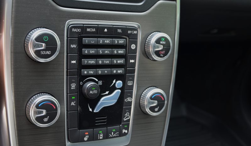 Tikko ievests. Volvo XC 70 Summum 2.4 Dīzelis 4×4 Awd . Ar automātisko ātrumkārbu. full