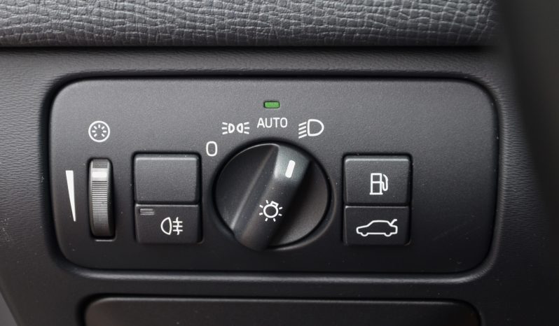 Tikko ievests. Volvo XC 60 Summum 2.4 D5 (158kw-215z/s) Dīzelis Awd (4×4) Pilnpiedziņa ar automātisko ātrumkārbu. full