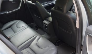 Tikko ievests. 2014. Gada modelis. Volvo. V60 Plug-In Hybrid Summum. 2.4D6 (158kw -215z/s diesel + 50Kw-68z/s Electro= 283z/s) Awd pilnpiedziņa. full