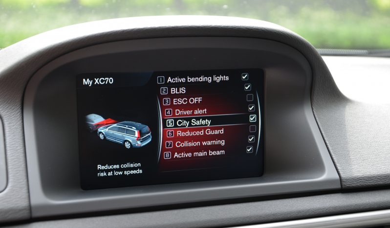 Tikko ievests. Volvo XC 70 Summum 2.4 Dīzelis 4×4 Awd . Ar automātisko ātrumkārbu. full