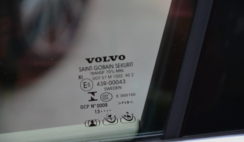 Tikko ievests. 2014. Gada modelis. Volvo. V60 Plug-In Hybrid Summum. 2.4D6 (158kw -215z/s diesel + 50Kw-68z/s Electro= 283z/s) Awd pilnpiedziņa. full