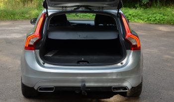 Tikko ievests. 2014. Gada modelis. Volvo. V60 Plug-In Hybrid Summum. 2.4D6 (158kw -215z/s diesel + 50Kw-68z/s Electro= 283z/s) Awd pilnpiedziņa. full
