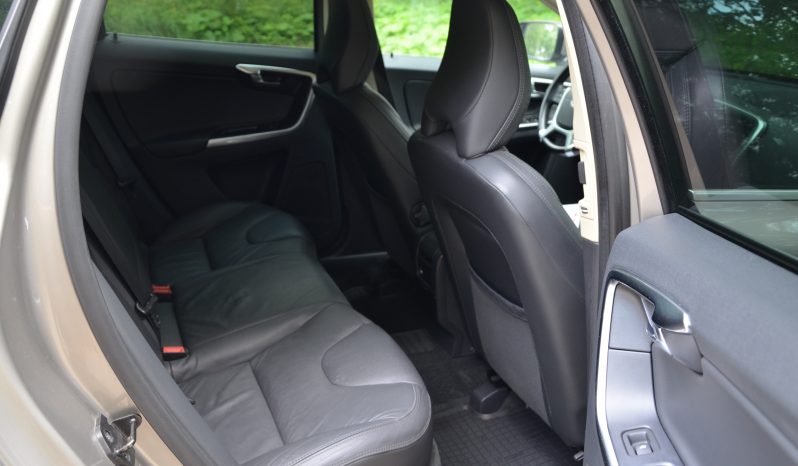 Tikko ievests. Volvo XC 60 Summum 2.4 D5 (158kw-215z/s) Dīzelis Awd (4×4) Pilnpiedziņa ar automātisko ātrumkārbu. full