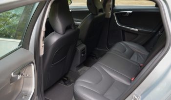 Tikko ievests. 2014. Gada modelis. Volvo. V60 Plug-In Hybrid Summum. 2.4D6 (158kw -215z/s diesel + 50Kw-68z/s Electro= 283z/s) Awd pilnpiedziņa. full