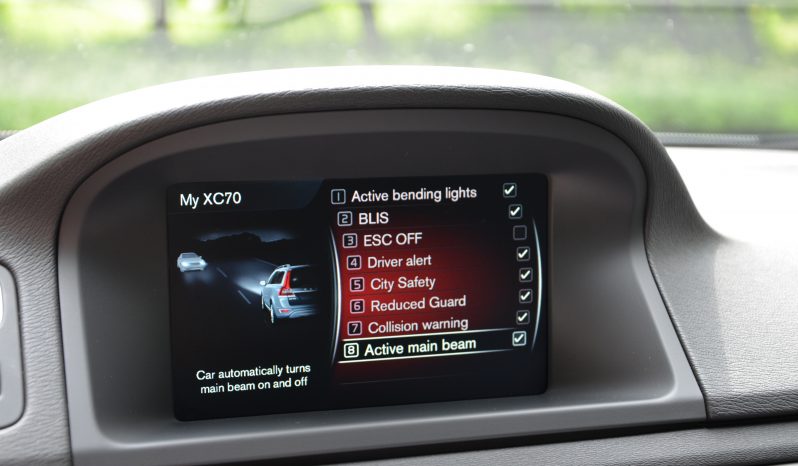 Tikko ievests. Volvo XC 70 Summum 2.4 Dīzelis 4×4 Awd . Ar automātisko ātrumkārbu. full