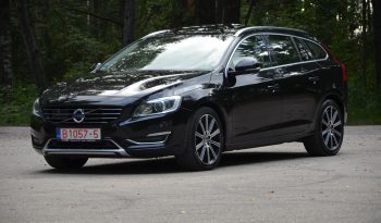 Tikko ievests. 2014. Gada modelis. Volvo. V60 Plug-In Hybrid Summum. 2.4D6 (158kw -215z/s diesel + 50Kw-68z/s Electro= 283z/s) Awd pilnpiedziņa. full