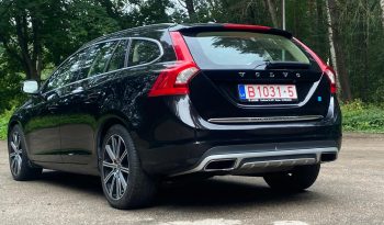 DRĪZUMĀ- Volvo. V60 Plug-In Hybrid Summum. 2.4D6 (162kw -220z/s diesel + 50Kw-68z/s Electro= 288z/s) Awd pilnpiedziņa. full