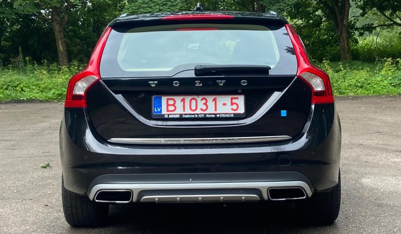 DRĪZUMĀ- Volvo. V60 Plug-In Hybrid Summum. 2.4D6 (162kw -220z/s diesel + 50Kw-68z/s Electro= 288z/s) Awd pilnpiedziņa. full