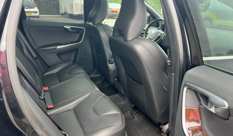 Drīzumā-Volvo XC 60 Summum  2.4 D5 (158Kw-215Z/s) Dīzelis Awd (4×4) Pilnpiedziņa ar automātisko ātrumkārbu.  full