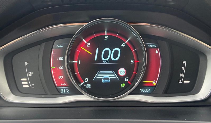 DRĪZUMĀ- Volvo. V60 Plug-In Hybrid Summum. 2.4D6 (162kw -220z/s diesel + 50Kw-68z/s Electro= 288z/s) Awd pilnpiedziņa. full