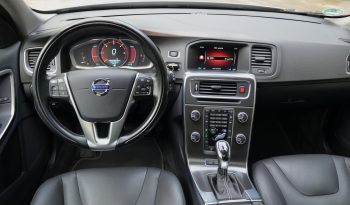 Tikko ievests. 2014. Gada modelis. Volvo. V60 Plug-In Hybrid Summum. 2.4D6 (158kw -215z/s diesel + 50Kw-68z/s Electro= 283z/s) Awd pilnpiedziņa. full