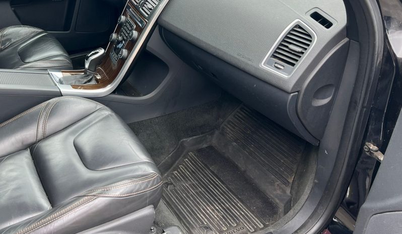 Drīzumā-Volvo XC 60 Summum  2.4 D5 (158Kw-215Z/s) Dīzelis Awd (4×4) Pilnpiedziņa ar automātisko ātrumkārbu.  full