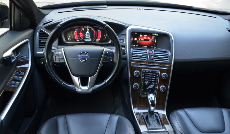 Tikko ievests Volvo XC 60 Summum 2.4 D5 (158kw-215z/s) Dīzelis Awd (4×4) Pilnpiedziņa ar automātisko ātrumkārbu. full