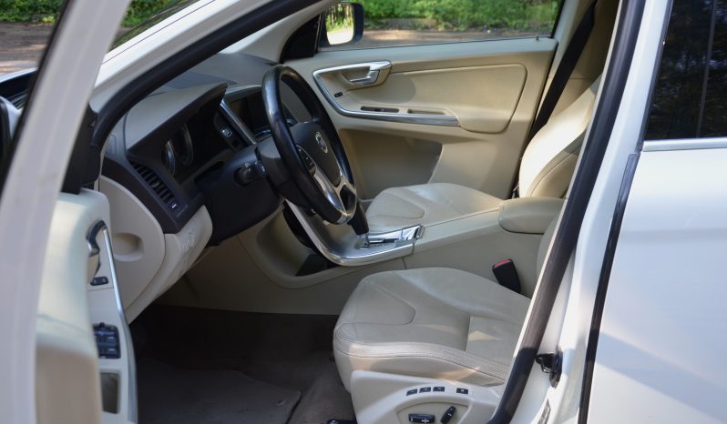 Tikko ievests. Volvo XC 60 Summum 2.4 D5 (158kw-215z/s) Dīzelis Awd (4×4) Pilnpiedziņa ar automātisko ātrumkārbu. full