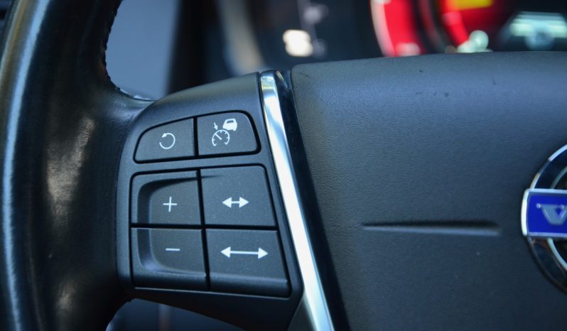 Tikko ievests Volvo XC 60 Summum 2.4 D5 (158kw-215z/s) Dīzelis Awd (4×4) Pilnpiedziņa ar automātisko ātrumkārbu. full