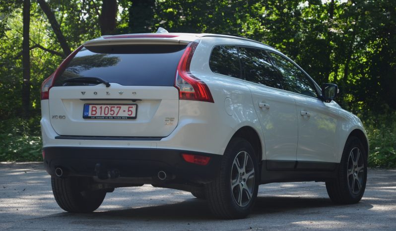 Tikko ievests. Volvo XC 60 Summum 2.4 D5 (158kw-215z/s) Dīzelis Awd (4×4) Pilnpiedziņa ar automātisko ātrumkārbu. full