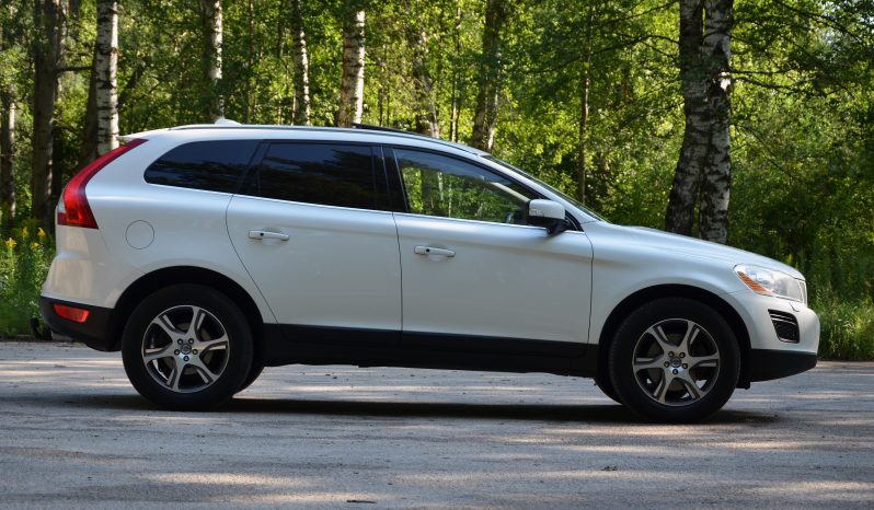 Tikko ievests. Volvo XC 60 Summum 2.4 D5 (158kw-215z/s) Dīzelis Awd (4×4) Pilnpiedziņa ar automātisko ātrumkārbu. full