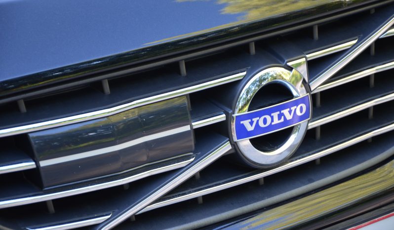 Tikko ievests Volvo XC 60 Summum 2.4 D5 (158kw-215z/s) Dīzelis Awd (4×4) Pilnpiedziņa ar automātisko ātrumkārbu. full