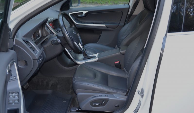 Tikko ievests. Volvo XC 60 Summum 2.4 D5 (158kw-215z/s) Dīzelis Awd (4×4) Pilnpiedziņa ar automātisko ātrumkārbu. full
