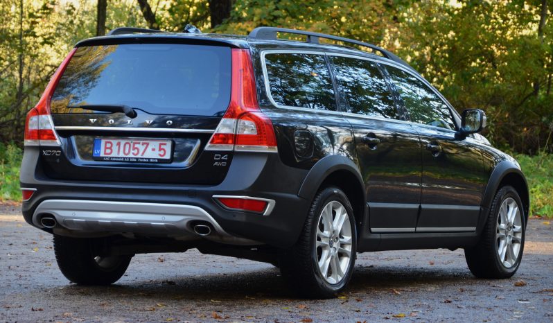 Tikko ievests-Volvo XC 70 Summum 2.4 Dīzelis 4×4 Awd . Ar automātisko ātrumkārbu. full