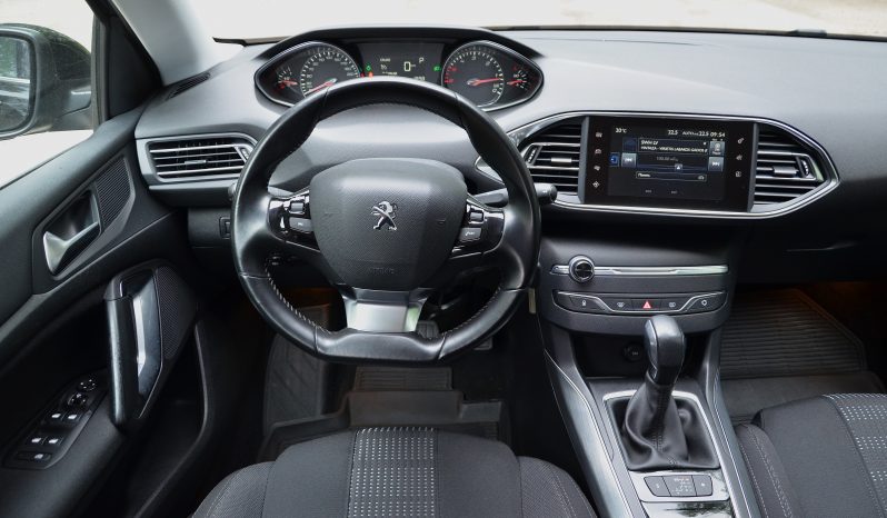 Peugeot 308 ar automātisko ātrumkārbu. full