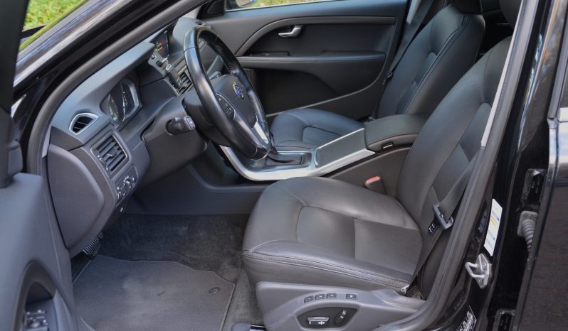 Tikko ievests-Volvo XC 70 Summum 2.4 Dīzelis 4×4 Awd . Ar automātisko ātrumkārbu. full