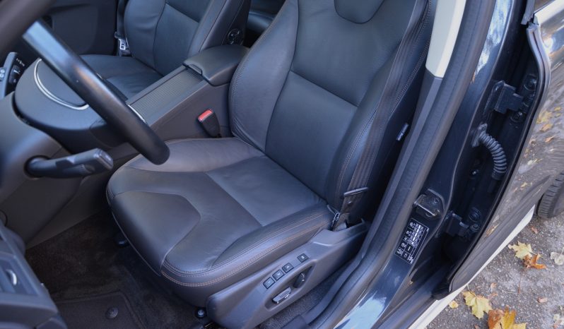 Tikko ievests. Volvo XC 60 Summum 2.4 D5 (158kw-215z/s) Dīzelis Awd (4×4) Pilnpiedziņa ar automātisko ātrumkārbu. full