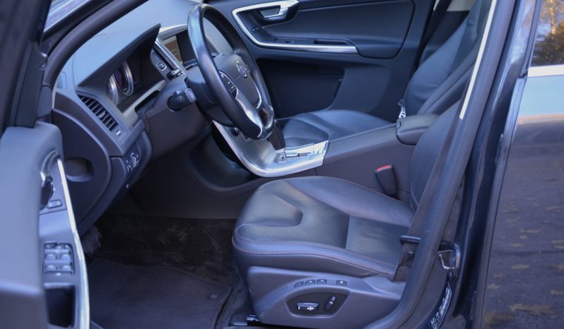 Tikko ievests. Volvo XC 60 Summum 2.4 D5 (158kw-215z/s) Dīzelis Awd (4×4) Pilnpiedziņa ar automātisko ātrumkārbu. full