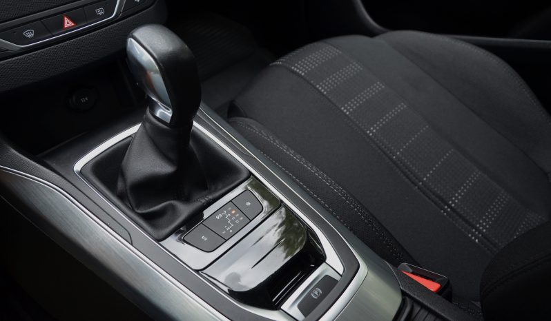 Peugeot 308 ar automātisko ātrumkārbu. full