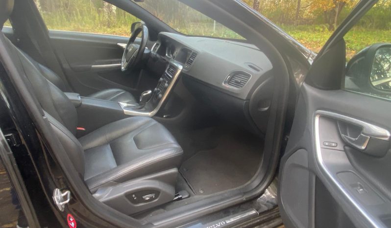 Drīzumā – Volvo S60 R Design 2.4D5 (158kw-215z/s) Dīzelis. Ar automātisko ātrumkārbu. full