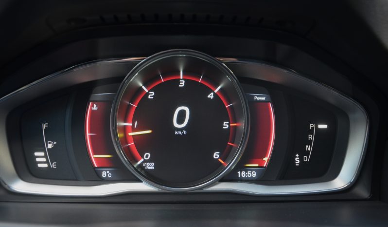 Tikko ievests-Volvo XC 70 Summum 2.4 Dīzelis 4×4 Awd . Ar automātisko ātrumkārbu. full