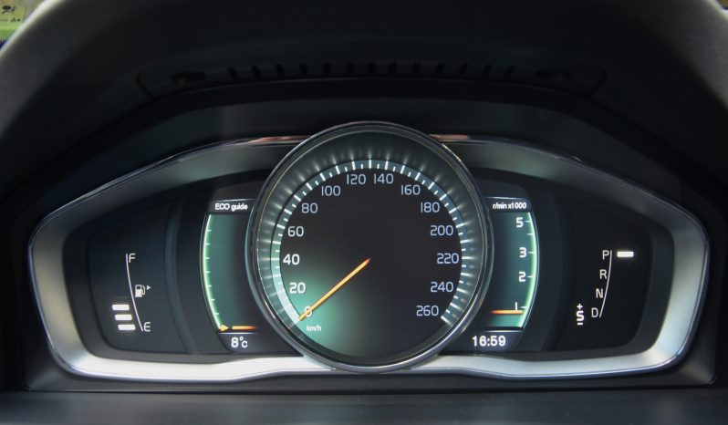 Tikko ievests-Volvo XC 70 Summum 2.4 Dīzelis 4×4 Awd . Ar automātisko ātrumkārbu. full