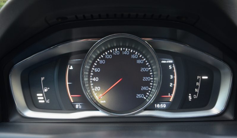 Tikko ievests-Volvo XC 70 Summum 2.4 Dīzelis 4×4 Awd . Ar automātisko ātrumkārbu. full