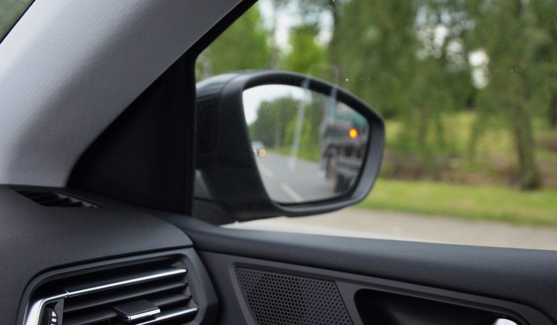 Peugeot 308 ar automātisko ātrumkārbu. full