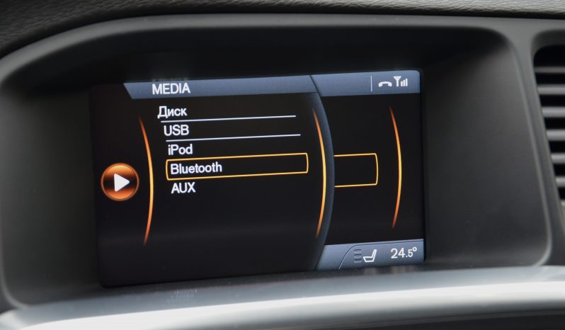 Tikko ievests. Volvo S60 Summum 2.4D5 (158kw-215z/s) Dīzelis. Ar automātisko ātrumkārbu. full