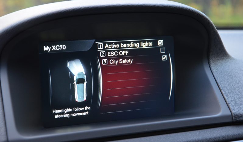 Tikko ievests-Volvo XC 70 Summum 2.4 Dīzelis 4×4 Awd . Ar automātisko ātrumkārbu. full