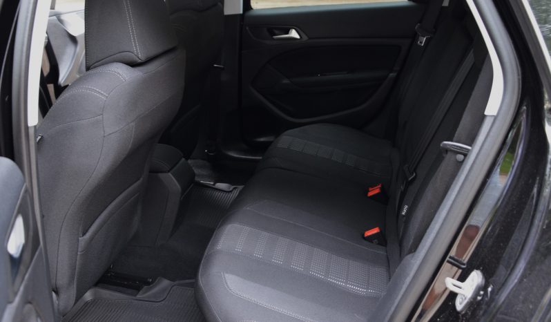 Peugeot 308 ar automātisko ātrumkārbu. full