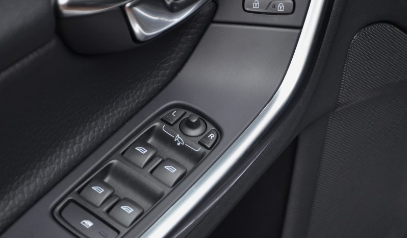 Tikko ievests. Volvo S60 Summum 2.4D5 (158kw-215z/s) Dīzelis. Ar automātisko ātrumkārbu. full