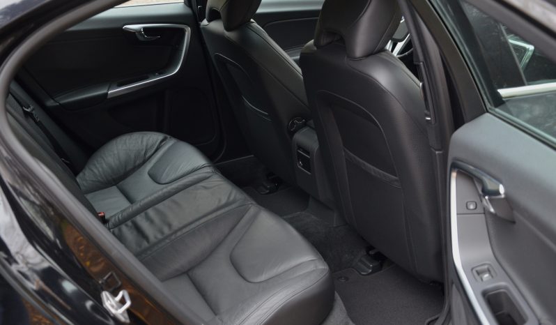 Tikko ievests. Volvo S60 Summum 2.4D5 (158kw-215z/s) Dīzelis. Ar automātisko ātrumkārbu. full